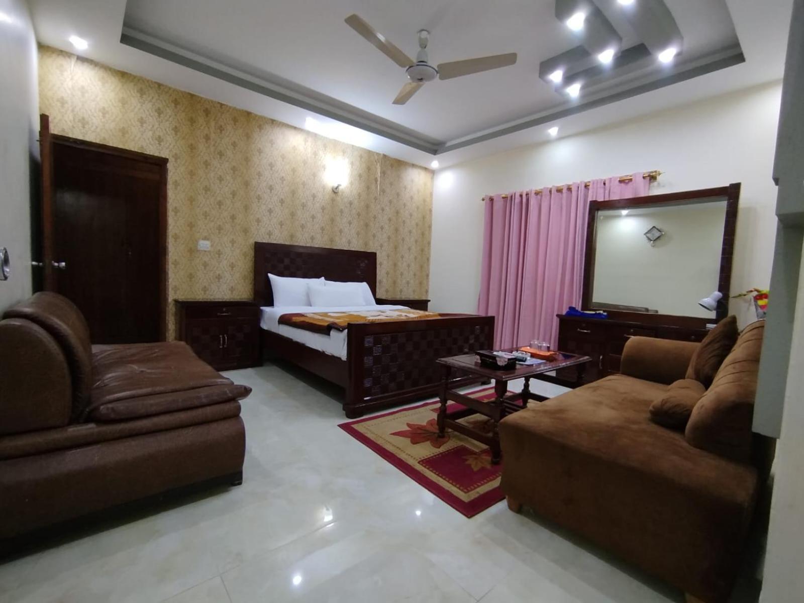 Alaf Laila Guest House Abbottabad Exterior foto