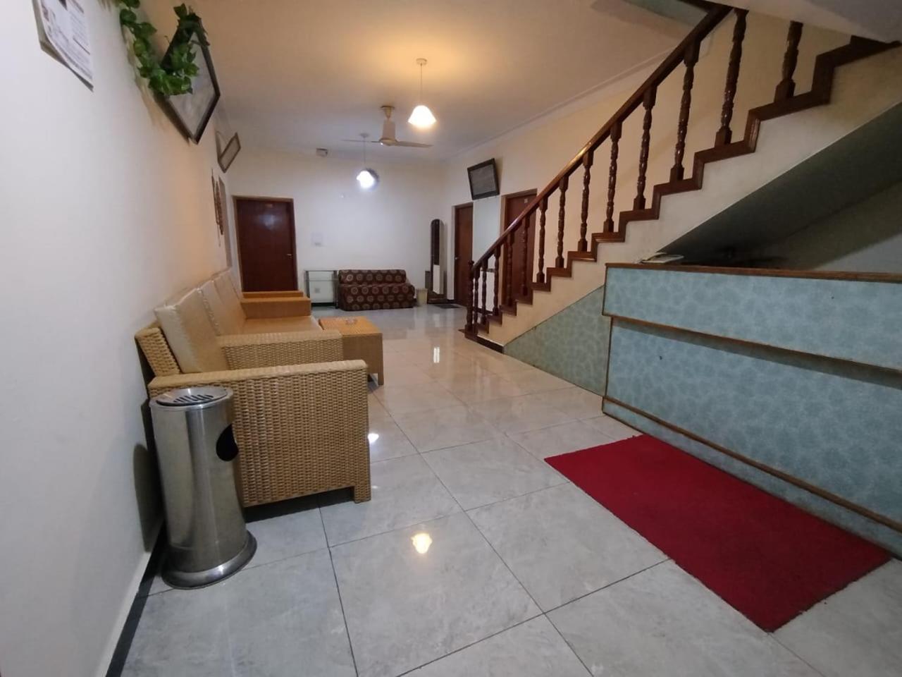Alaf Laila Guest House Abbottabad Exterior foto