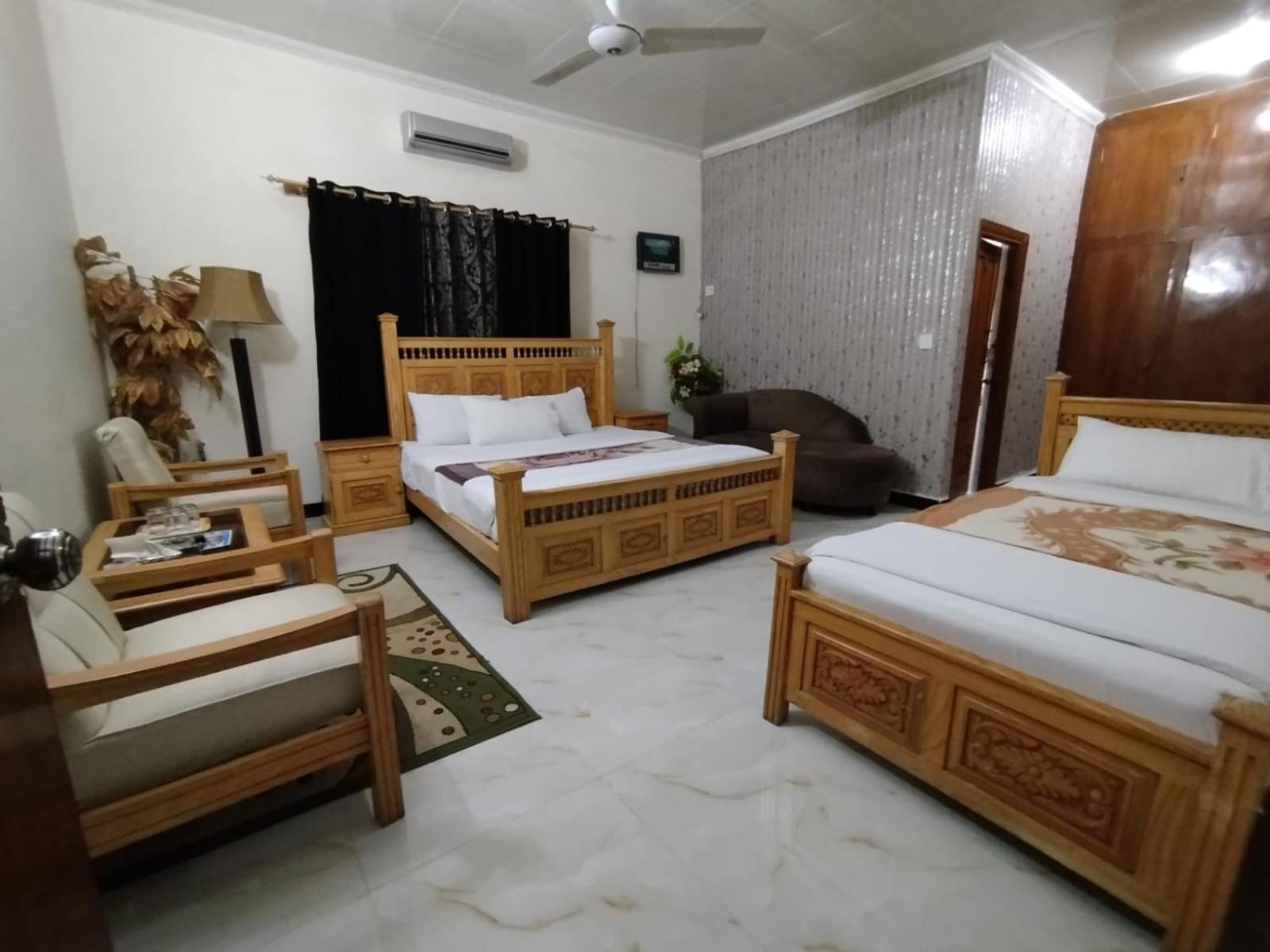 Alaf Laila Guest House Abbottabad Exterior foto