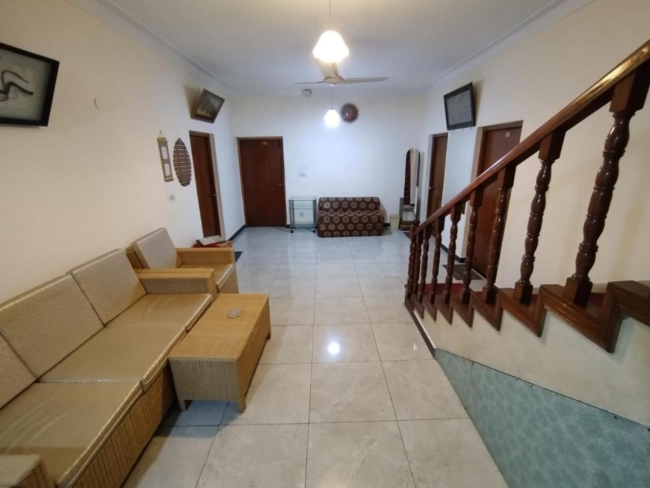 Alaf Laila Guest House Abbottabad Exterior foto