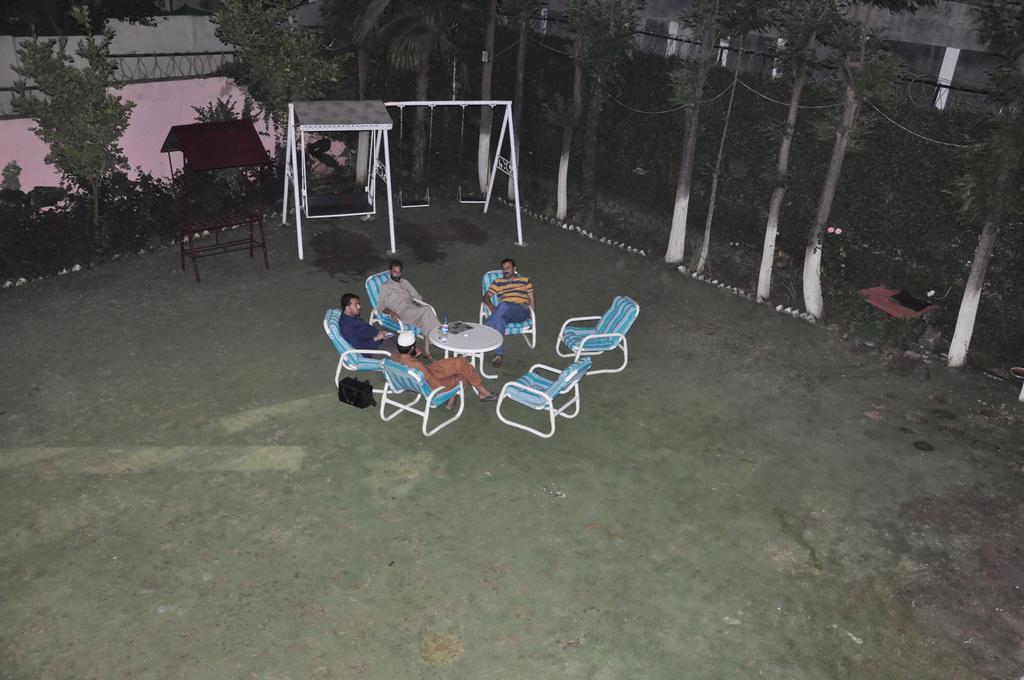 Alaf Laila Guest House Abbottabad Exterior foto